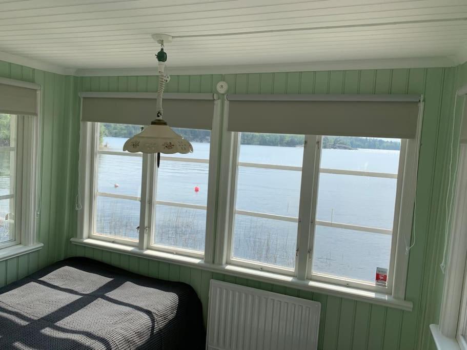 Waterfront House With Jacuzzi & Jetty In